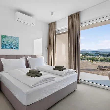 Salis With Heated Pool & Sea View *