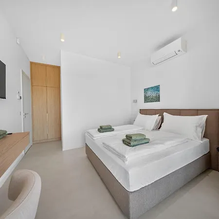 Salis With Heated Pool & Sea View Villa Košljun