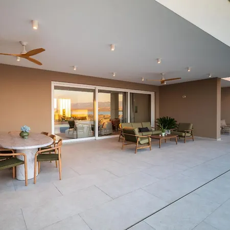 Villa Salis With Heated Pool & Sea View *