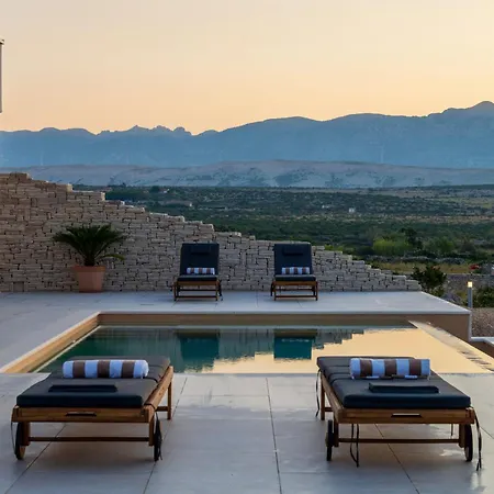 Salis With Heated Pool & Sea View Villa Košljun