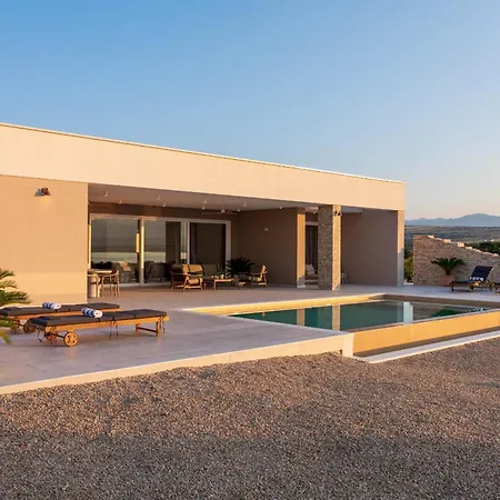 Salis With Heated Pool & Sea View